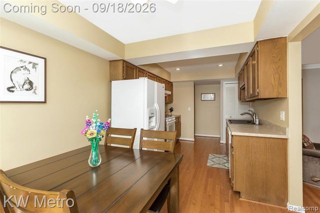 178 Meadow Lane Circle, Rochester Hills, MI 48307
