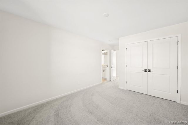 12052 Moore Lane, Washington, MI 48094