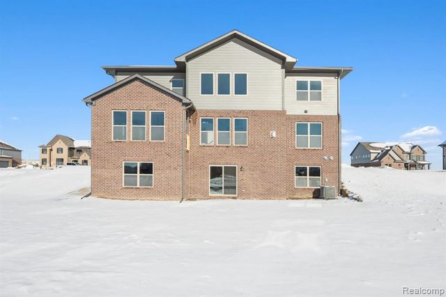 12052 Moore Lane, Washington, MI 48094