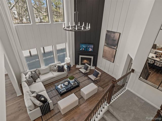 12052 Moore Lane, Washington, MI 48094