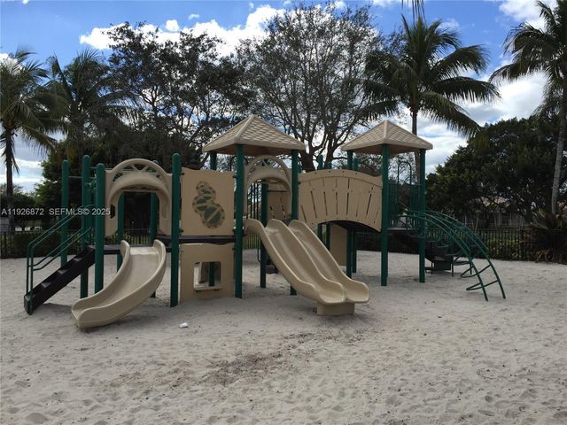 815 Vista Meadows Drive, Weston, FL 33327