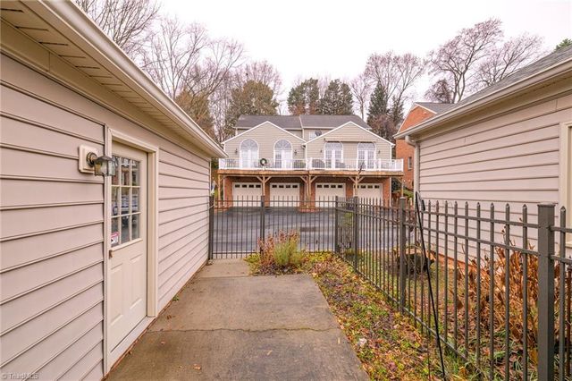 505 Tanners Park Court, Winston-salem, NC 27101