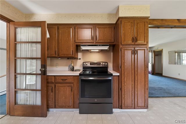 6590 Badgley Rd, Dewitt, NY 13057
