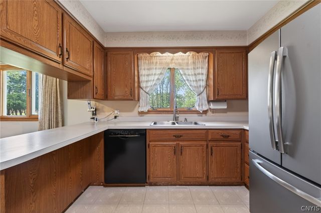 6590 Badgley Rd, Dewitt, NY 13057