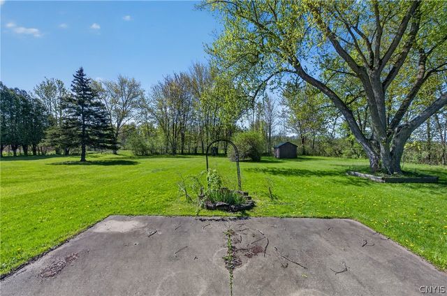 6590 Badgley Rd, Dewitt, NY 13057