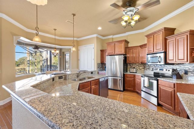 527 DOWLING CIRCLE, Lady Lake, FL 32159