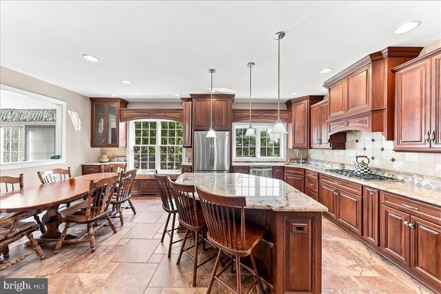 113 SUMMIT DR, Phoenixville, PA 19460