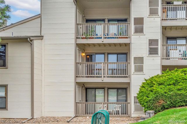 9666 Brentwood Way 203, Broomfield, CO 80021