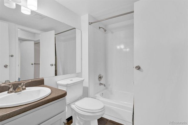 9666 Brentwood Way 203, Broomfield, CO 80021