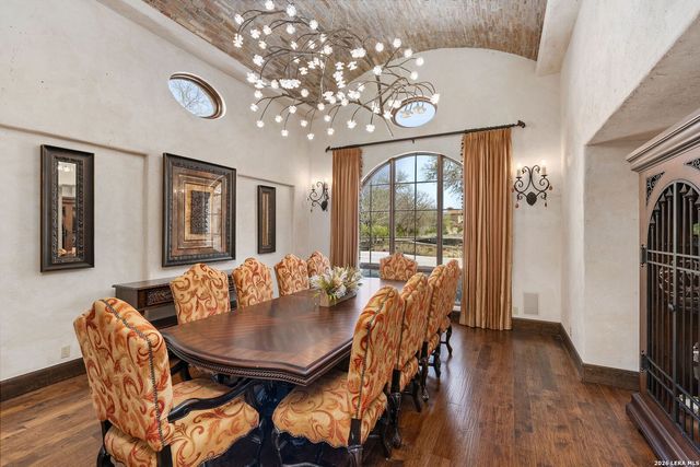 210 RIVERWOOD, Boerne, TX 78006