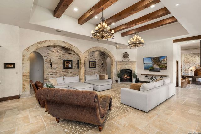 210 RIVERWOOD, Boerne, TX 78006