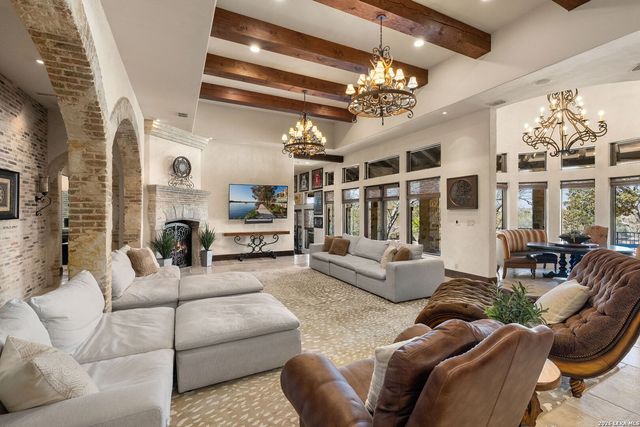 210 RIVERWOOD, Boerne, TX 78006