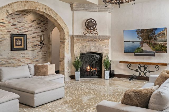 210 RIVERWOOD, Boerne, TX 78006