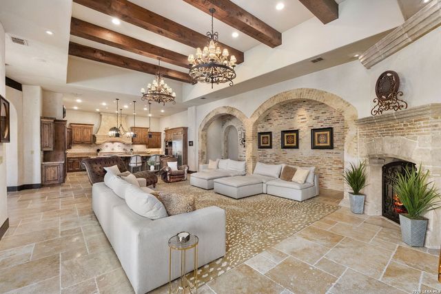 210 RIVERWOOD, Boerne, TX 78006