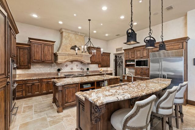 210 RIVERWOOD, Boerne, TX 78006