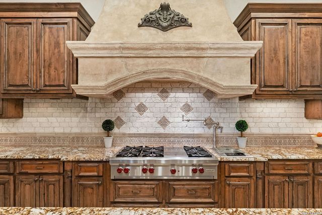 210 RIVERWOOD, Boerne, TX 78006