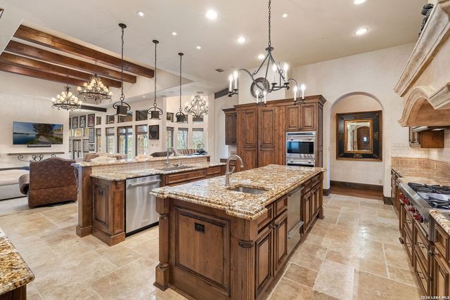 210 RIVERWOOD, Boerne, TX 78006