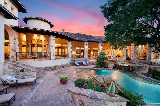 210 RIVERWOOD, Boerne, TX 78006