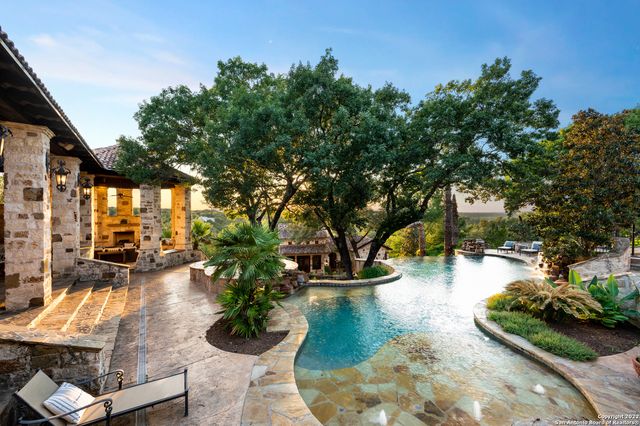 210 RIVERWOOD, Boerne, TX 78006