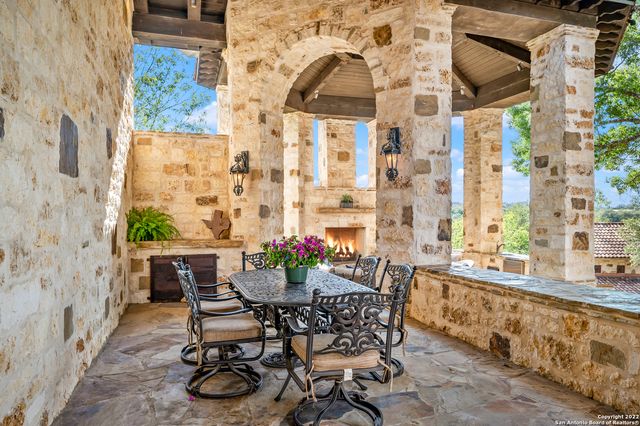 210 RIVERWOOD, Boerne, TX 78006
