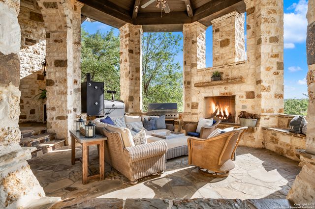 210 RIVERWOOD, Boerne, TX 78006