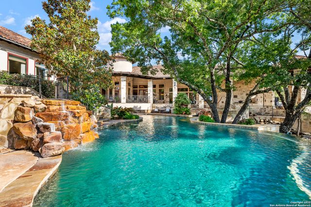 210 RIVERWOOD, Boerne, TX 78006