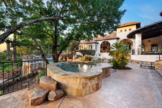 210 RIVERWOOD, Boerne, TX 78006