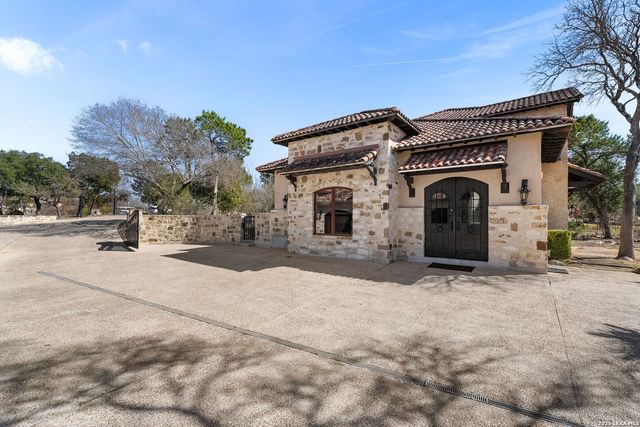 210 RIVERWOOD, Boerne, TX 78006