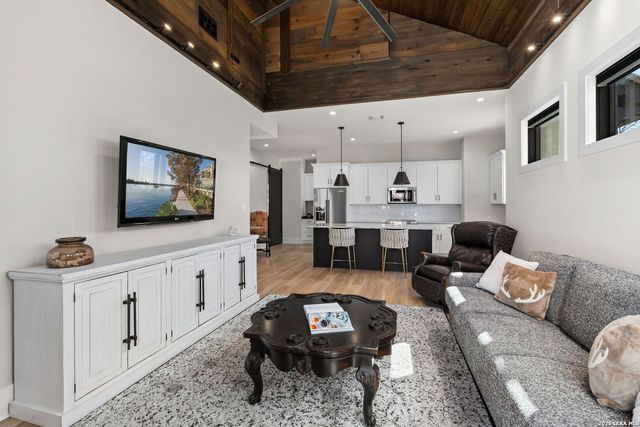 210 RIVERWOOD, Boerne, TX 78006