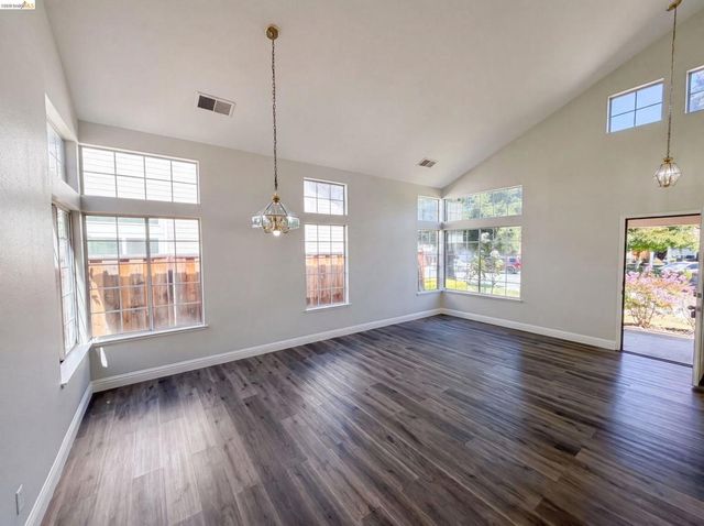 5150 Brookfield Ct, Antioch, CA 94531