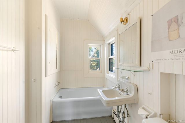 15 Little Cobb Road, Water Mill, NY 11976