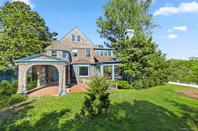 15 Little Cobb Road, Water Mill, NY 11976