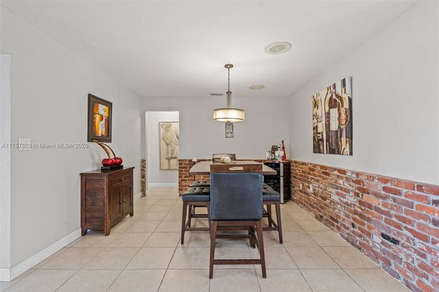 6311 SW 93rd Ct, Miami, FL 33173