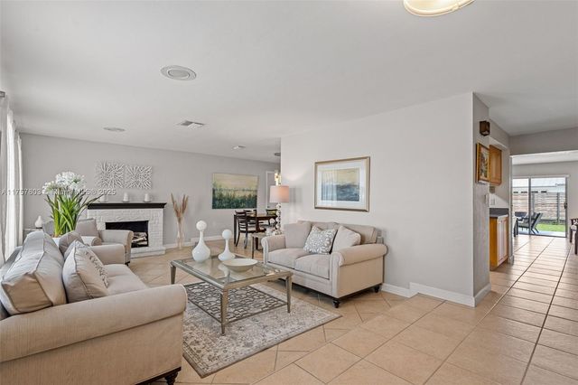 6311 SW 93rd Ct, Miami, FL 33173