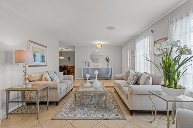 6311 SW 93rd Ct, Miami, FL 33173