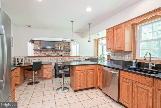 131 TUCKERTON RD, Shamong, NJ 08088
