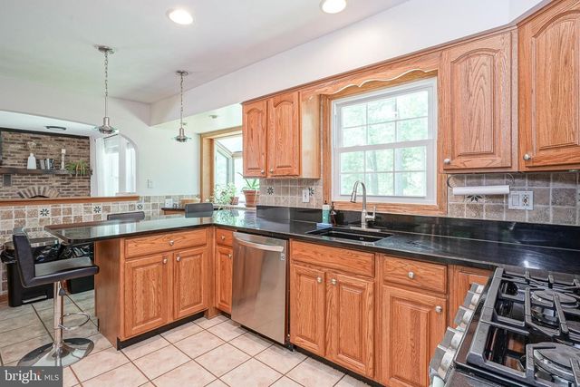 131 TUCKERTON RD, Shamong, NJ 08088