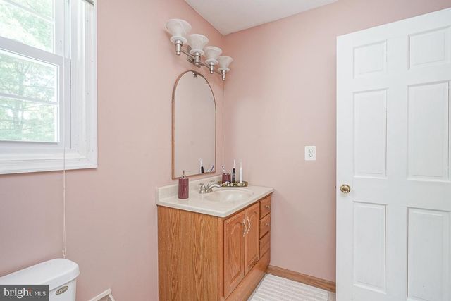 131 TUCKERTON RD, Shamong, NJ 08088
