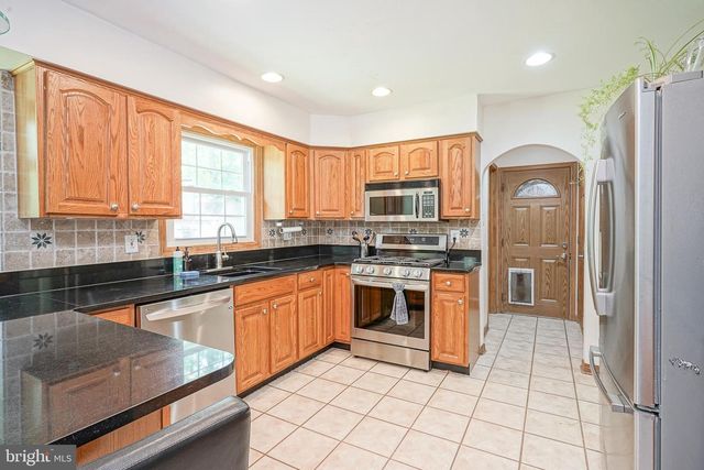 131 TUCKERTON RD, Shamong, NJ 08088
