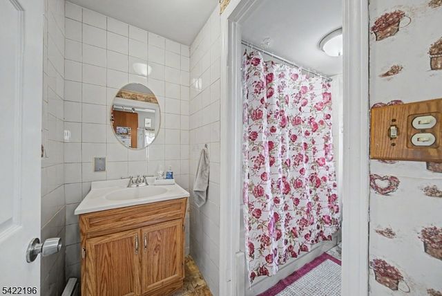 10 Reaville Ct, Parsippany-troy Hills Twp., NJ 07054