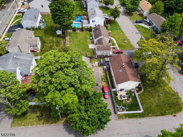 10 Reaville Ct, Parsippany-troy Hills Twp., NJ 07054