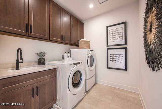 24 Augustus Drive, Middletown, NJ 07748