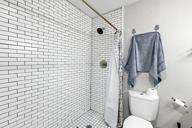 1002 Kingston Drive, Lewisville, TX 75067