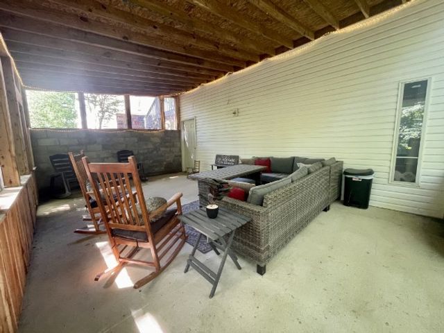 460 Mate Allen Rd, Gainesboro, TN 38562