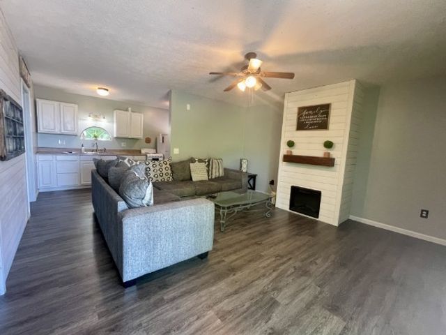 460 Mate Allen Rd, Gainesboro, TN 38562