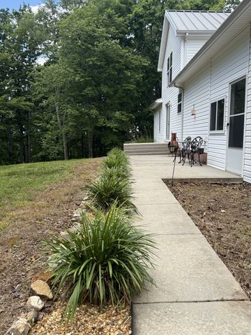 460 Mate Allen Rd, Gainesboro, TN 38562