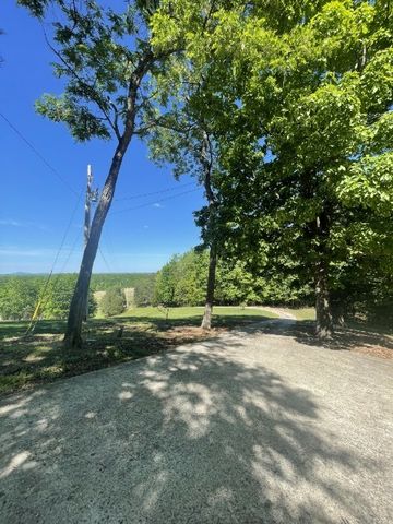 460 Mate Allen Rd, Gainesboro, TN 38562