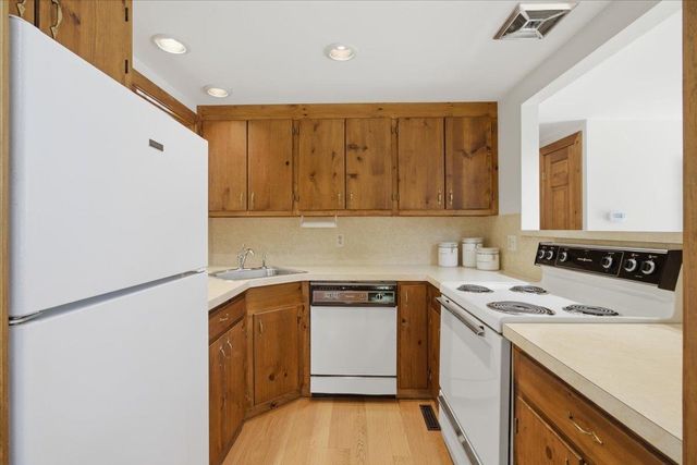 400 Spring Brook Road, Arlington, VT 05250