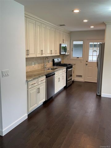5 Fruitwood Lane, Commack, NY 11725