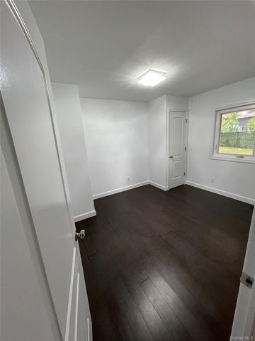 5 Fruitwood Lane, Commack, NY 11725